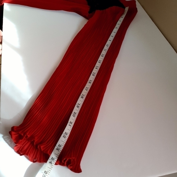 Nanette Lepore Long Sleeves Square Neckline Micropleat Blouse Sz/4 - Picture 5 of 13